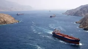 تقرير يحذر: أزمة طاقة وكيماويات عالمية غير مسبوقة حال استمرار إغلاق هرمز